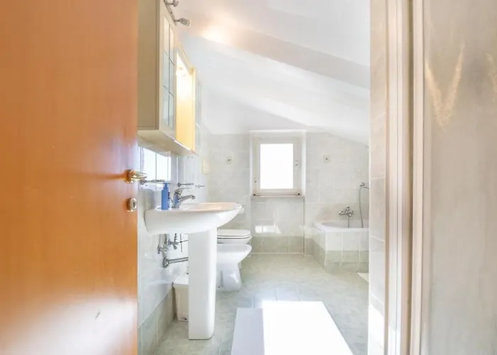 Paradiso Con Vista Mozzafiato - Adriana Chieti