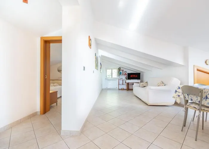 Paradiso Con Vista Mozzafiato - Adriana * Κιέτι